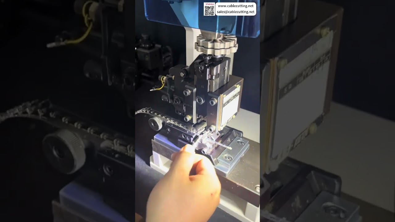 Proces konfiguracji narzędzi produkcyjnych i ustawień eksportu półautomatycznej zaciskarki do końcówek